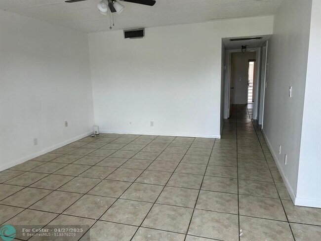 Building Photo - 2200 Springdale Blvd