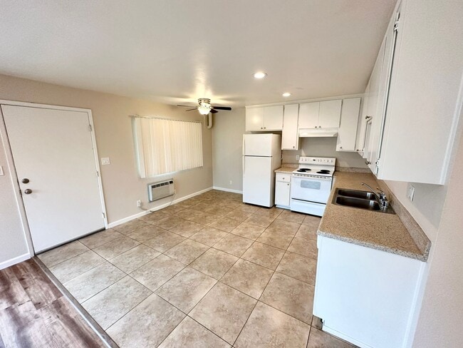 Building Photo - 9906 Buena Vista Dr