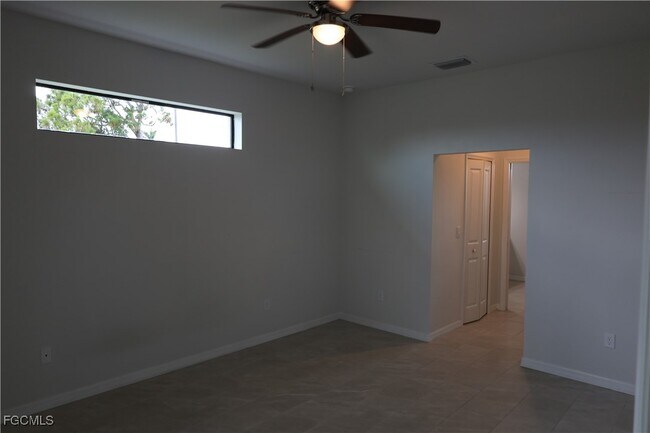 Building Photo - 703 SW 26th Terrace