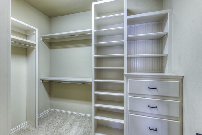 Building Photo - 11841 S Pittsburg Ave