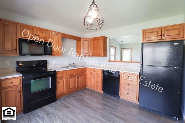 Building Photo - 1421 Fieldstone Dr