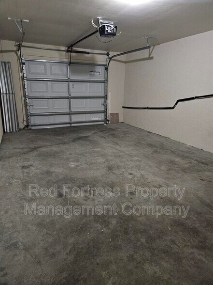 Building Photo - 717 Nicholas Pkwy W