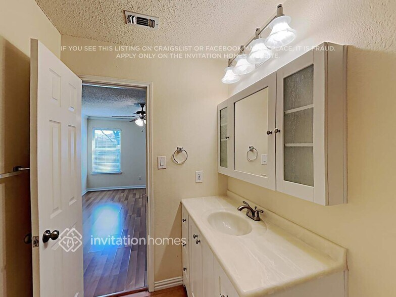 Building Photo - 2075 Paint Pony Ln