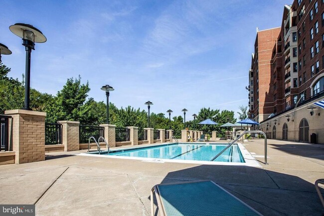 Building Photo - 485 Harbor Side St