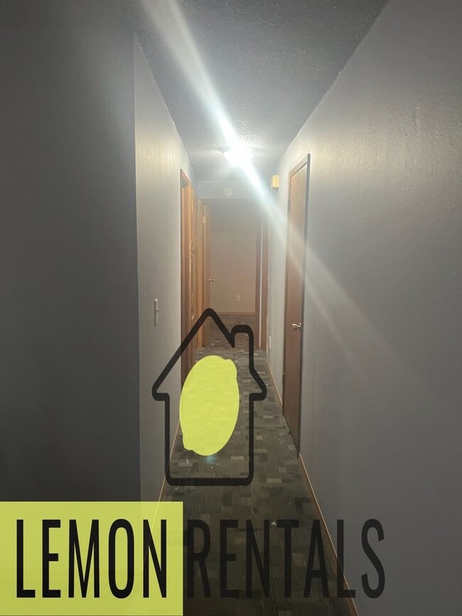 Building Photo - 3 bedroom house for rent $1,100.00 per month