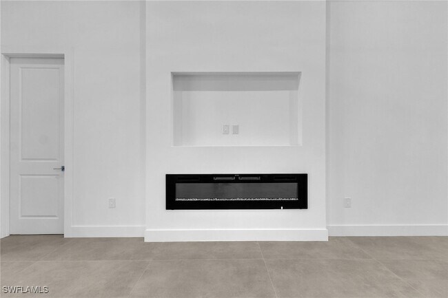Building Photo - 123 SW 35th Ave