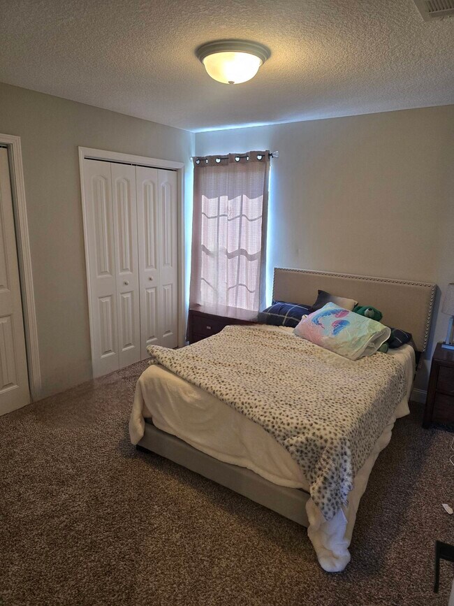 Building Photo - 504 Wyckfield Way