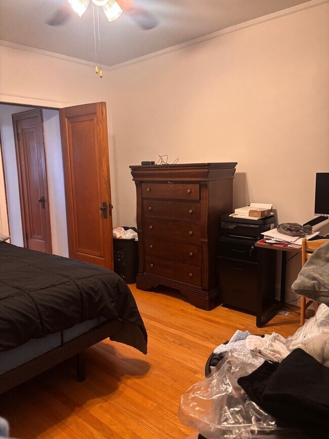 Building Photo - 6832 W Medill Ave