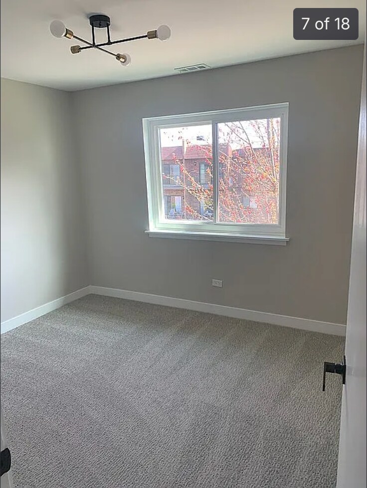 Building Photo - 1002 Castilian Ct