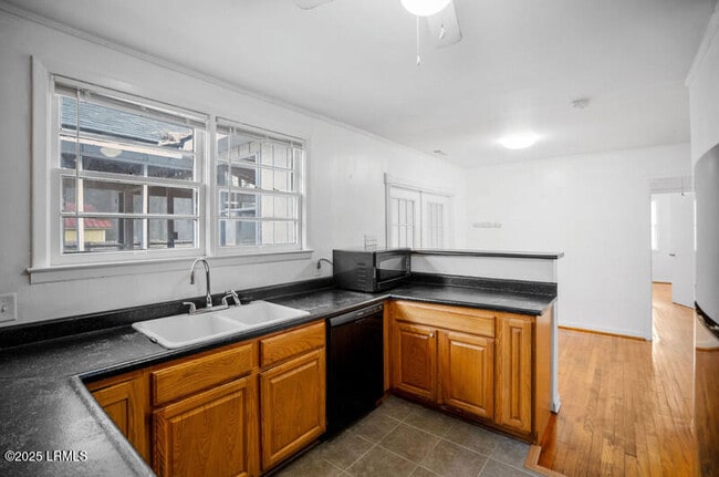 Building Photo - 1115 Emmons St
