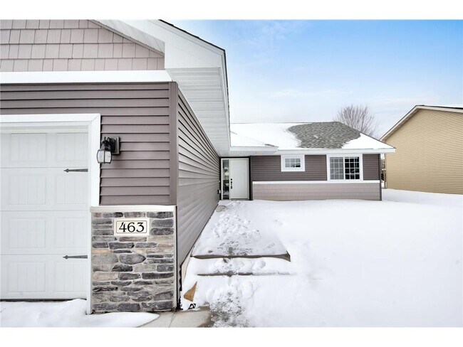 Building Photo - 463 Martin Way