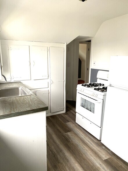 Building Photo - 923 Walnut St