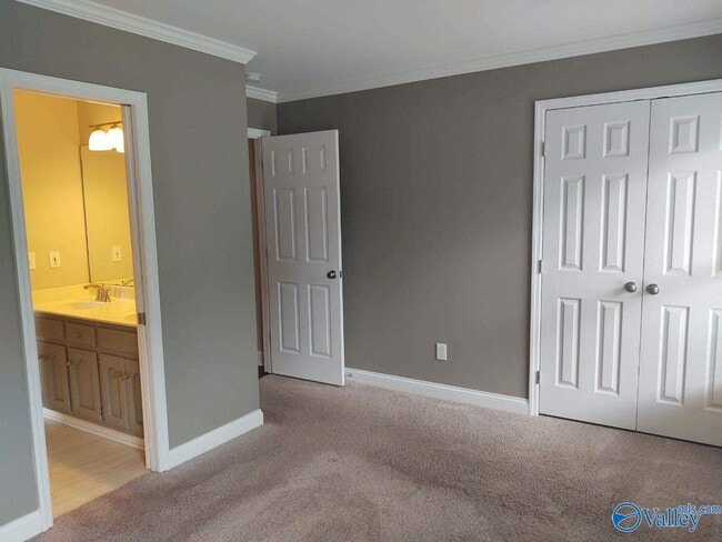 Building Photo - 3102 Connomara Ct SE