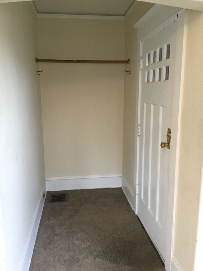 Building Photo - VINTAGE CHARM