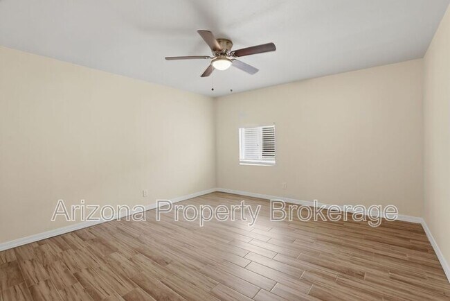 Building Photo - 805 E Turney Ave