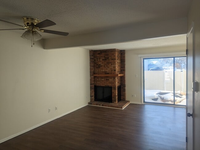 Building Photo - 2104 Melrose Dr