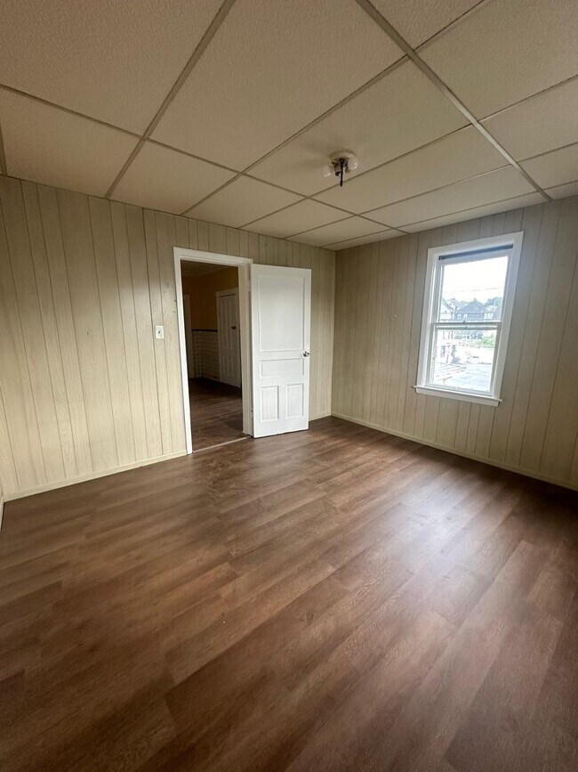 Building Photo - 505 Birch St