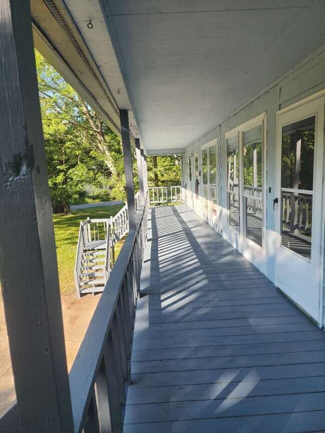 Building Photo - 1496 Springwood Dr SE
