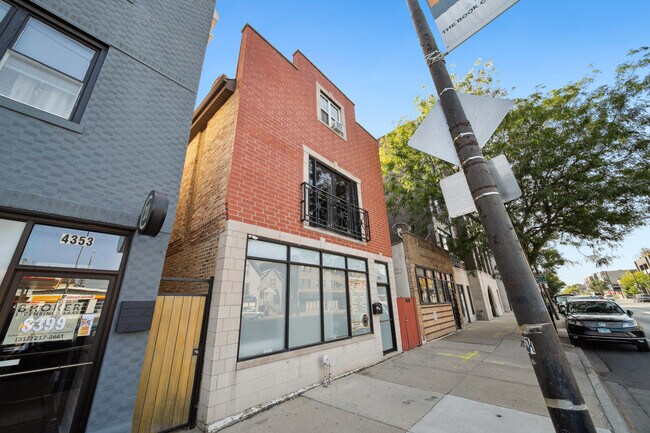 Building Photo - 4351 N Western Ave