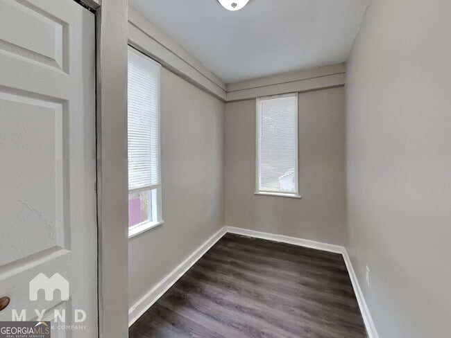 Building Photo - 1284 Westmont Rd SW