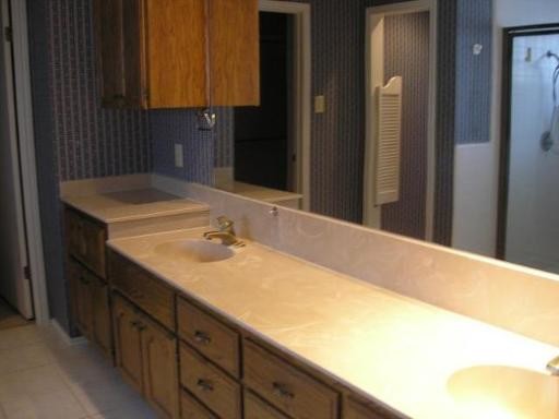 Building Photo - 1130 Summit Crest