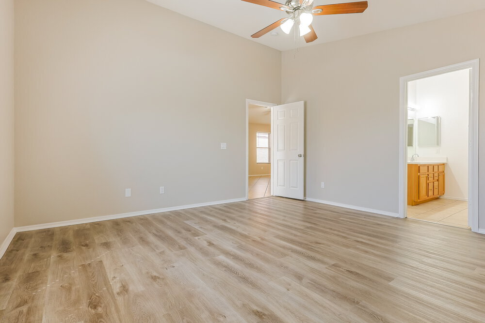 Building Photo - 10857 E Arcadia Ave