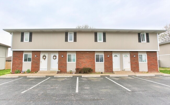 Building Photo - 1207 N Main St