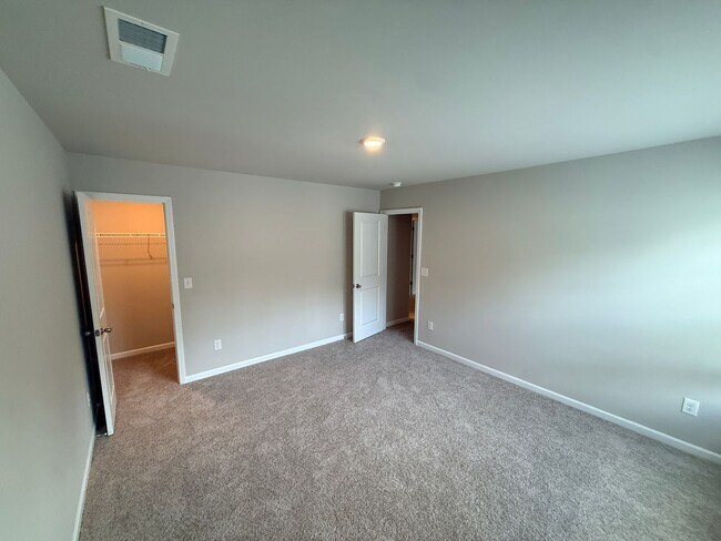 Building Photo - 508 Elmwood Pond Ct