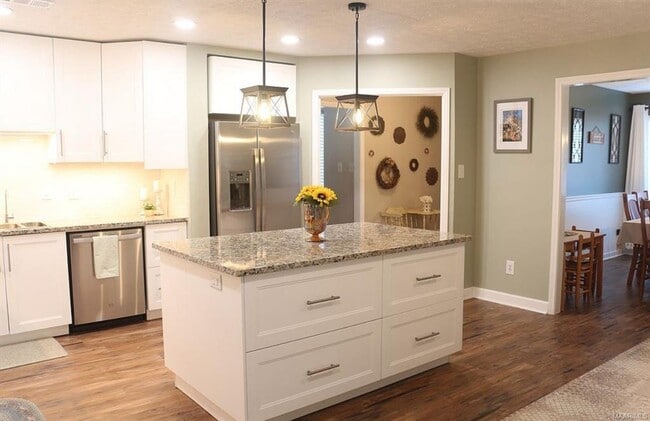 Building Photo - 109 Duck Cove