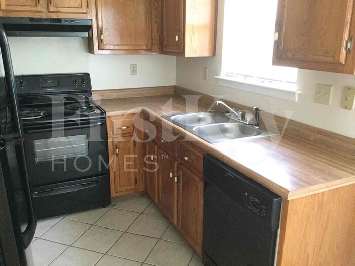 Building Photo - 1579 Belle Trees Dr