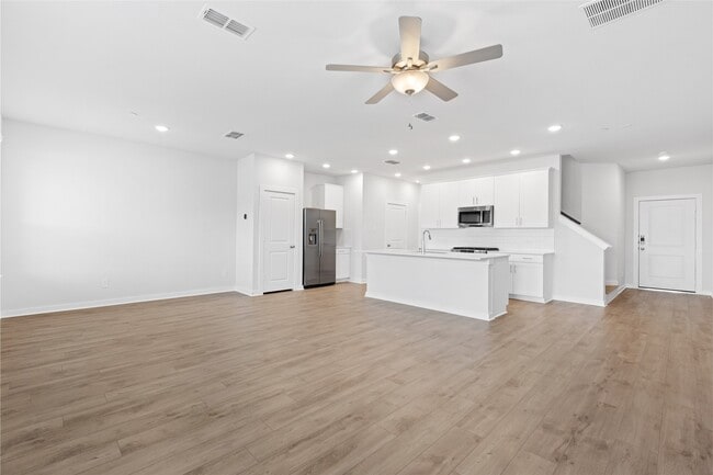 Building Photo - 8117 Danson Ln