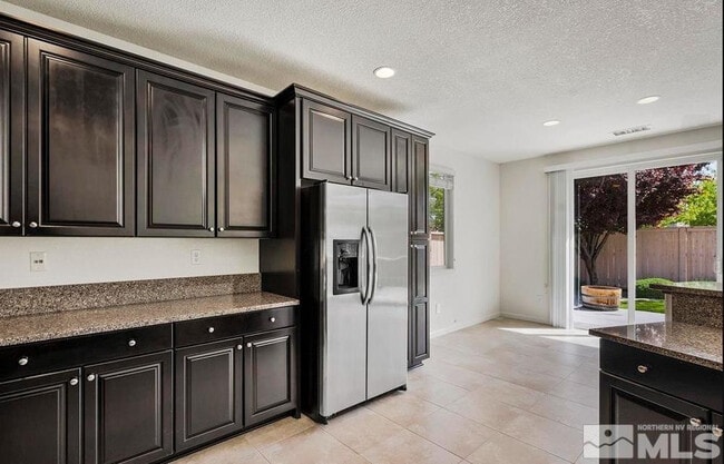 Building Photo - 10772 Ridgebrook Dr
