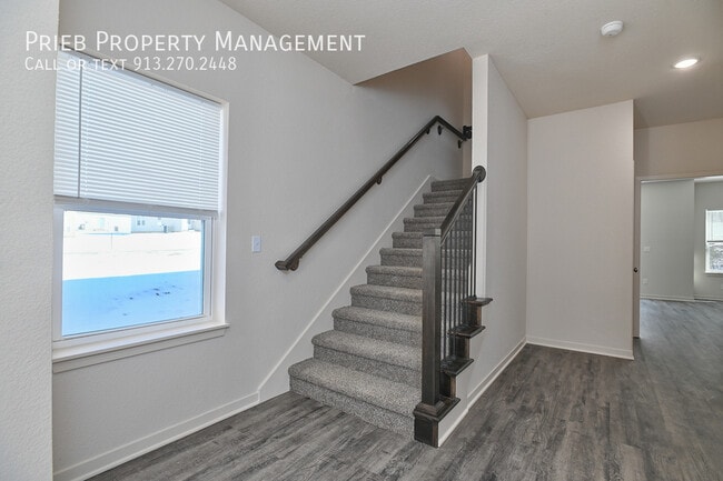 Building Photo - 3243 N 103rd Pl