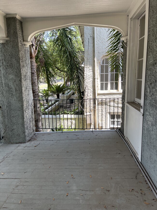 Building Photo - 7810 St Charles Ave