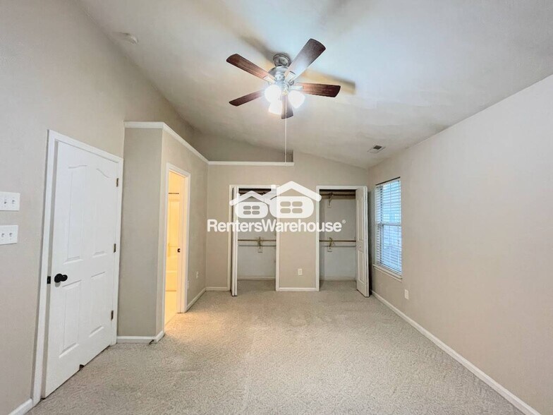 Building Photo - 434 S Lake Cir