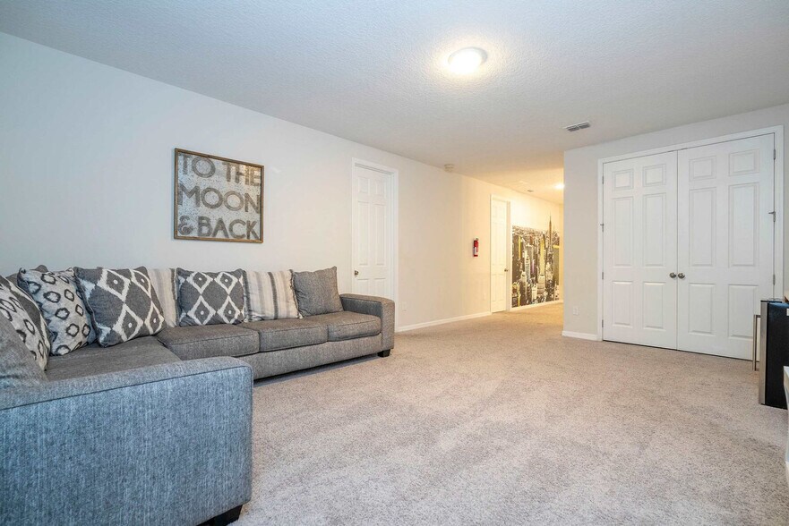 Building Photo - 9035 Sunshine Ridge Loop