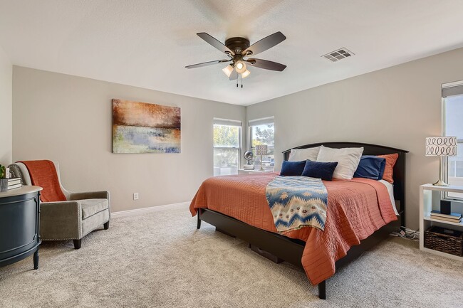 Building Photo - Beautiful 3 bedroom Home Located in the Vi...