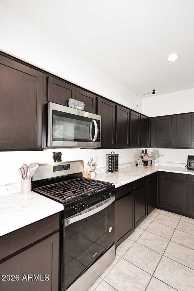 Building Photo - 40020 W Sunland Dr