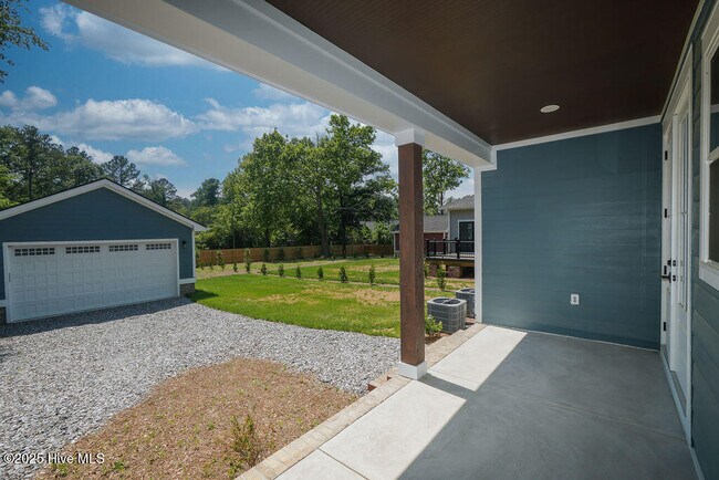 Building Photo - 476 Yadkin Rd