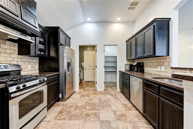 Building Photo - 2405 SW 137th St