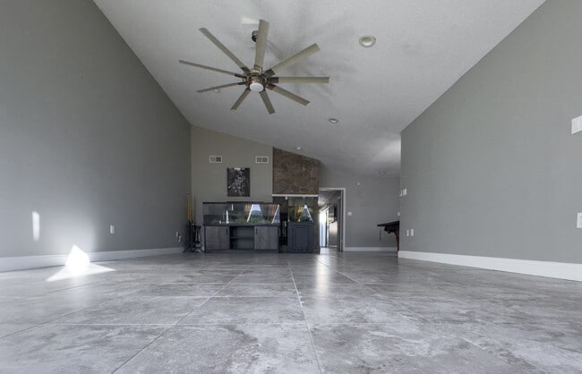 Building Photo - 931 Holbrook Cir