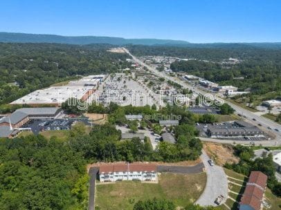 Building Photo - 400 Gallery Ln