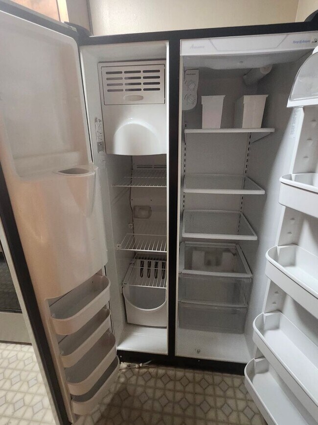 Building Photo - 301 Gaile Ave