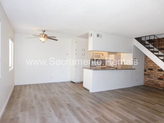 Building Photo - Affordable 2bd/1ba Fourplex with Garage ne...