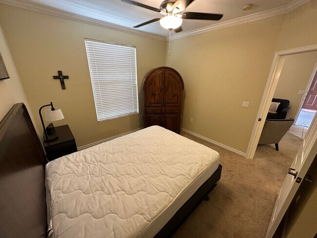 Building Photo - 1 Bed 1 Bath located at Casa De Soledad!