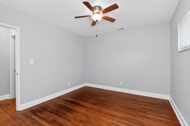 Building Photo - Charming 2BD/1BA Condo on Pecan Ave!