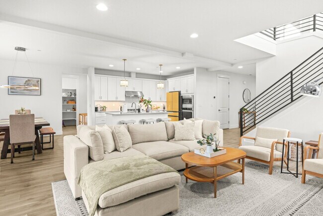 Building Photo - 5891 SW 67th Pl