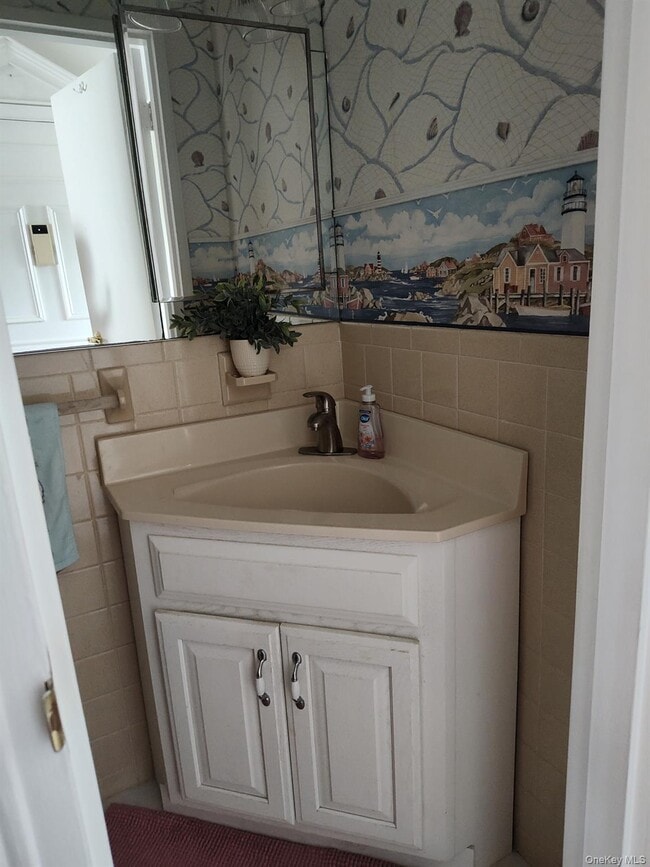 Building Photo - 458 Mariners Way