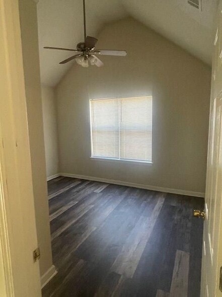 Building Photo - 6469 Brenda Ann Dr