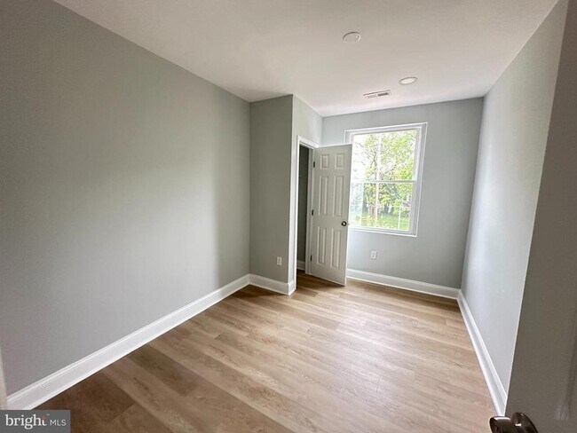 Building Photo - 3501 Erdman Ave